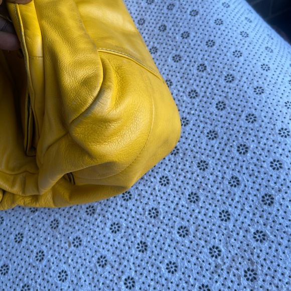 Gorgeous Coach leather sunshine yellow handbag - Picture 11 of 11